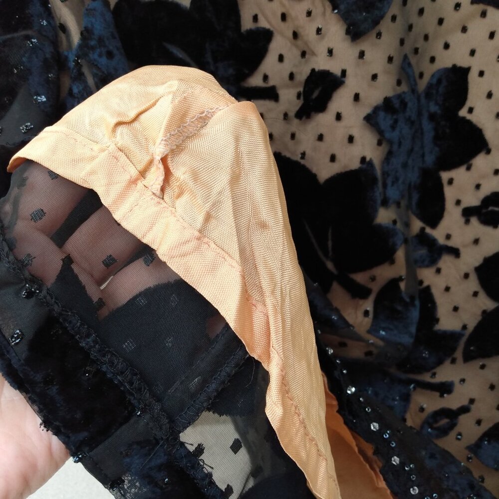 Vintage Burn Out Velvet Black Top Blouse Femme de Carriere Size Small 36 Made in - Picture 5 of 11